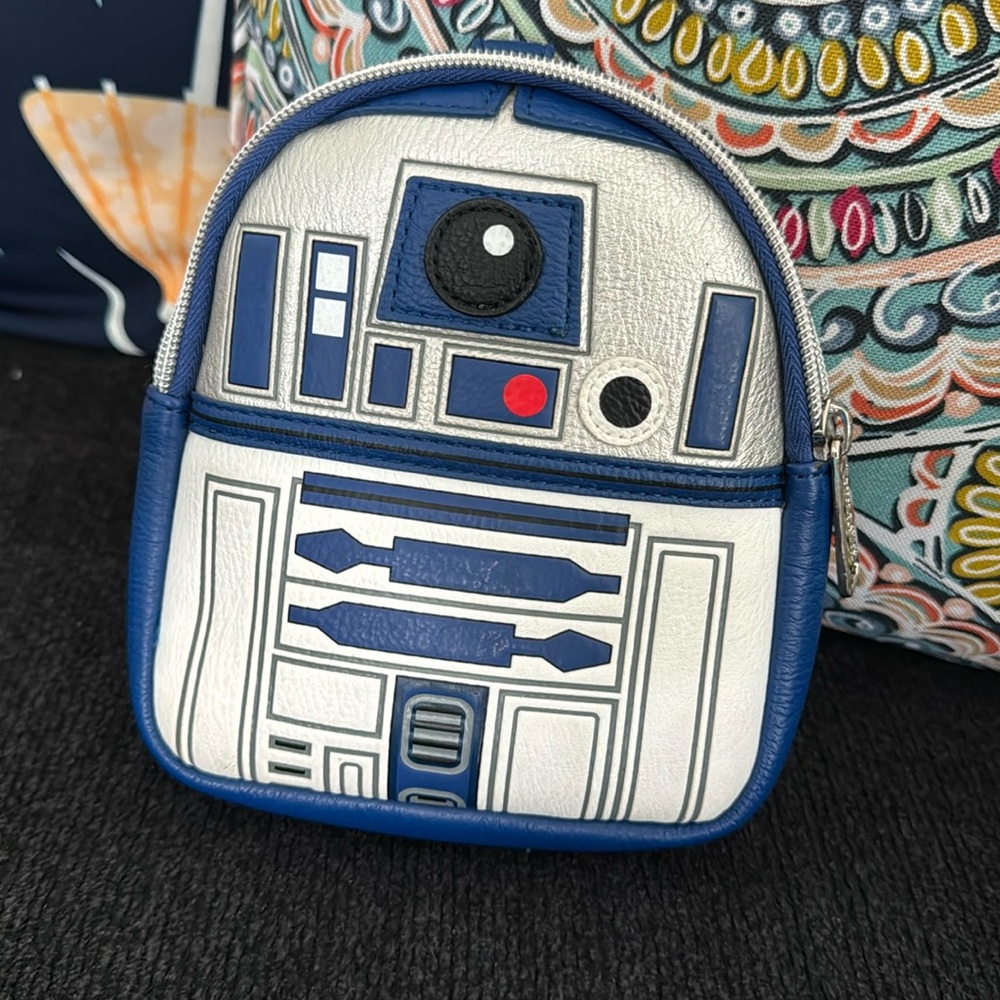 Small R2D2 loungefly